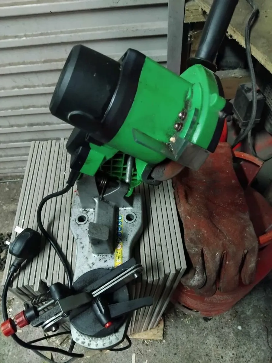 Chainsaw - Image 3