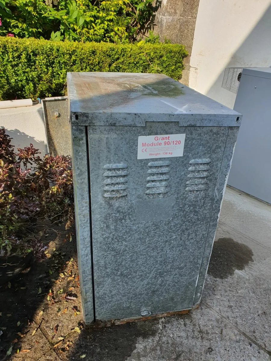 Grant 90/120 outside oil burner - Image 1