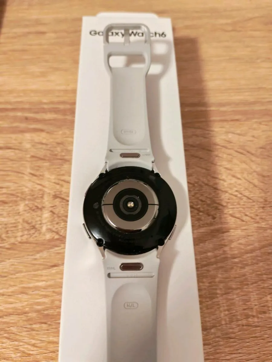 Samsung Galaxy Watch6 | 44mm | Silver M/L - Image 4