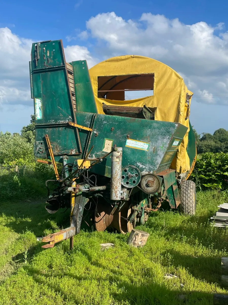Potato harvester - Image 1
