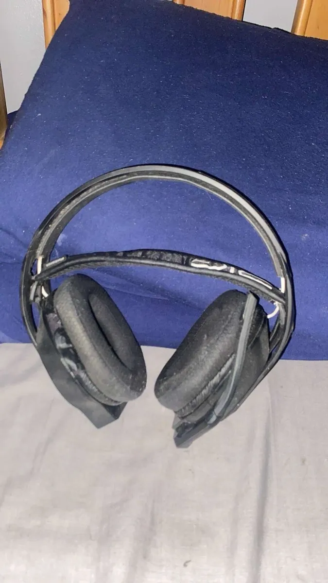 Xbox series S + RIG 800 wireless gaming headset - Image 1