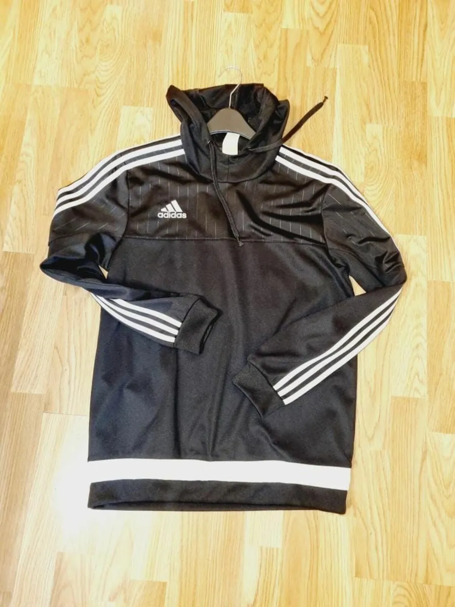 ⚫👟 Dynamic Black Adidas Training Top! 👟⚫ - Image 1