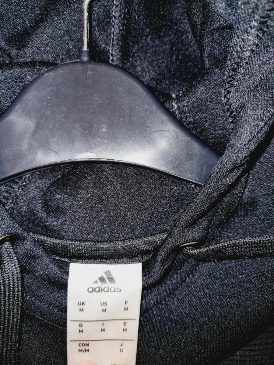 ⚫👟 Dynamic Black Adidas Training Top! 👟⚫ - Image 2