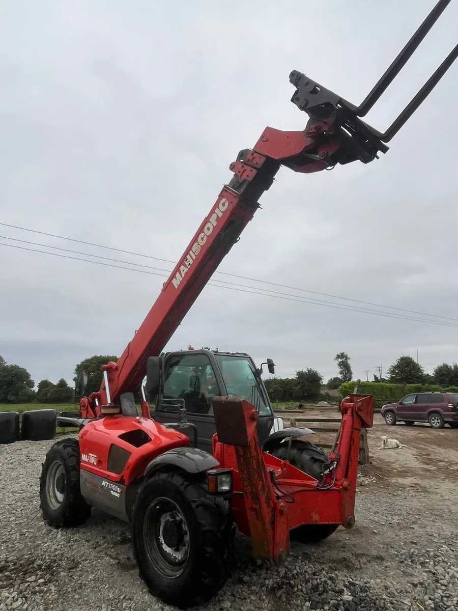 Manitou  1740 - Image 1