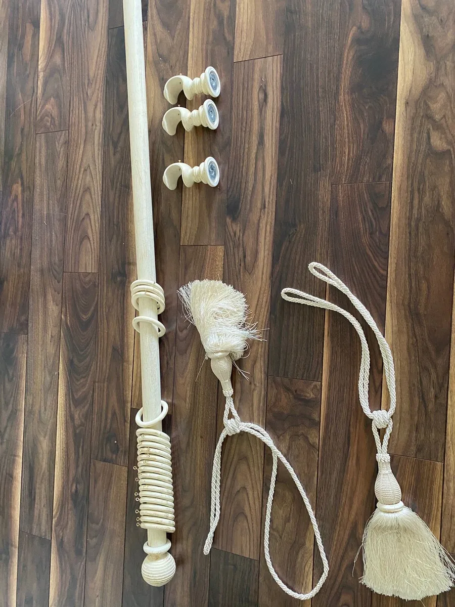Curtain pools and Tie Backs - Image 1