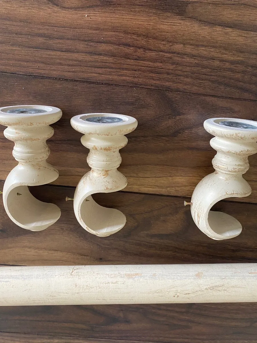 Curtain pools and Tie Backs - Image 4