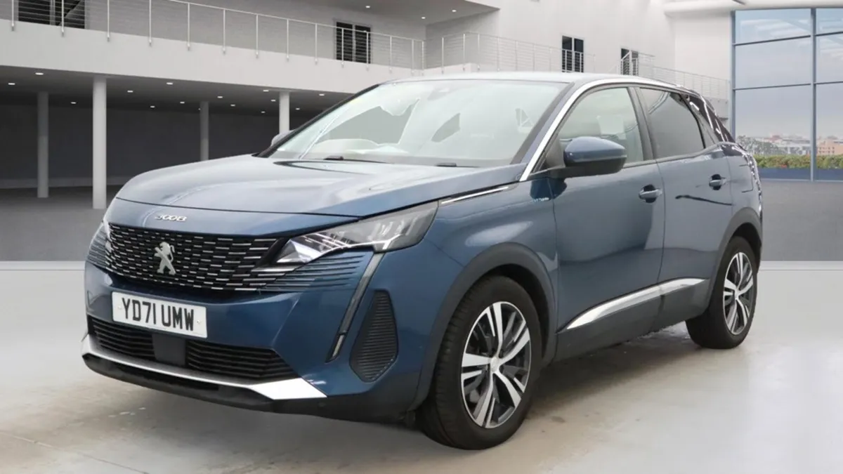 Peugeot 3008 2021 1.6 automatic - Image 2
