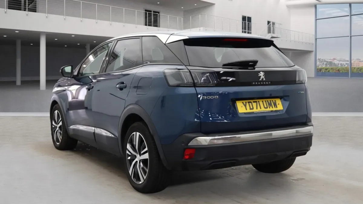Peugeot 3008 2021 1.6 automatic - Image 3