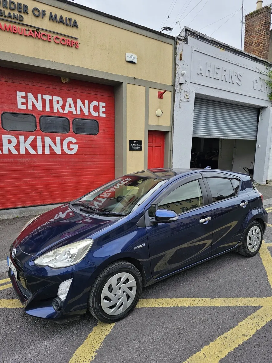Toyota Aqua 1.5 Hybrid patrol - Image 4