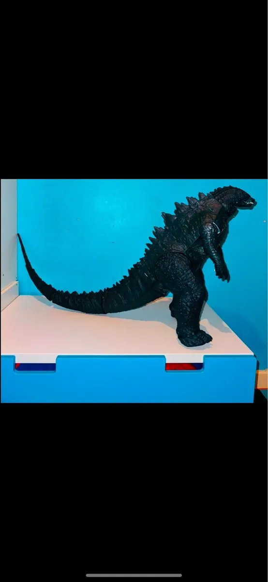 Huge Godzilla