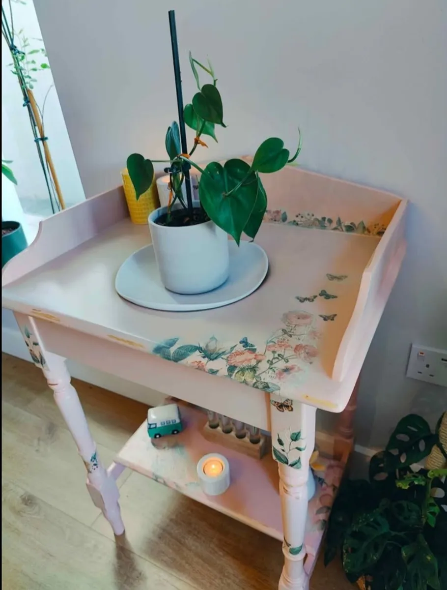 Vintage wash basin Stand - Image 1