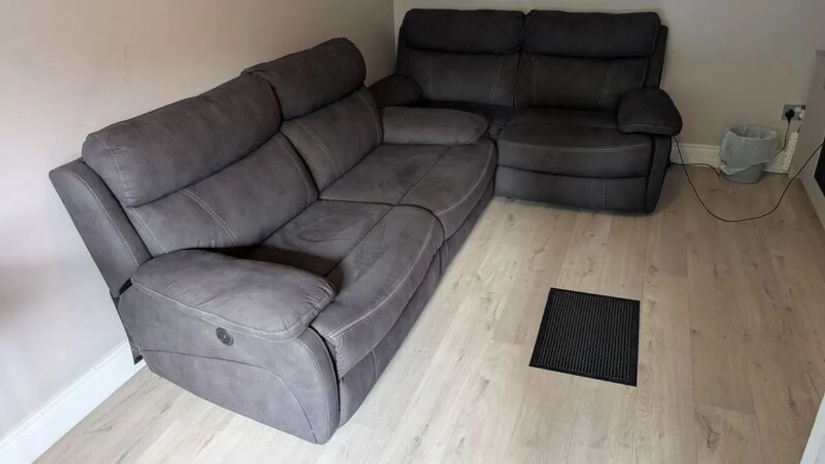 Power Recliner Sofas - 3 seater & 2 seater - Image 4