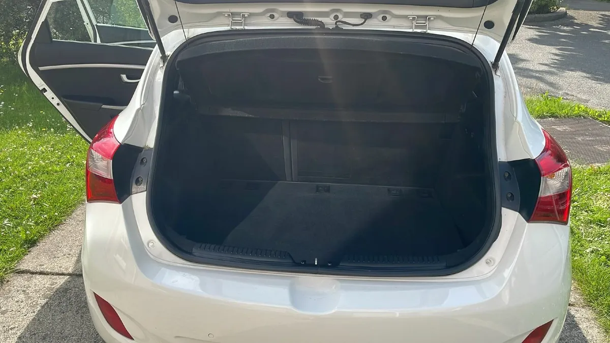 🔥Hyundai i30 Automatic 2015🔥 -- Negotiable Price - Image 4