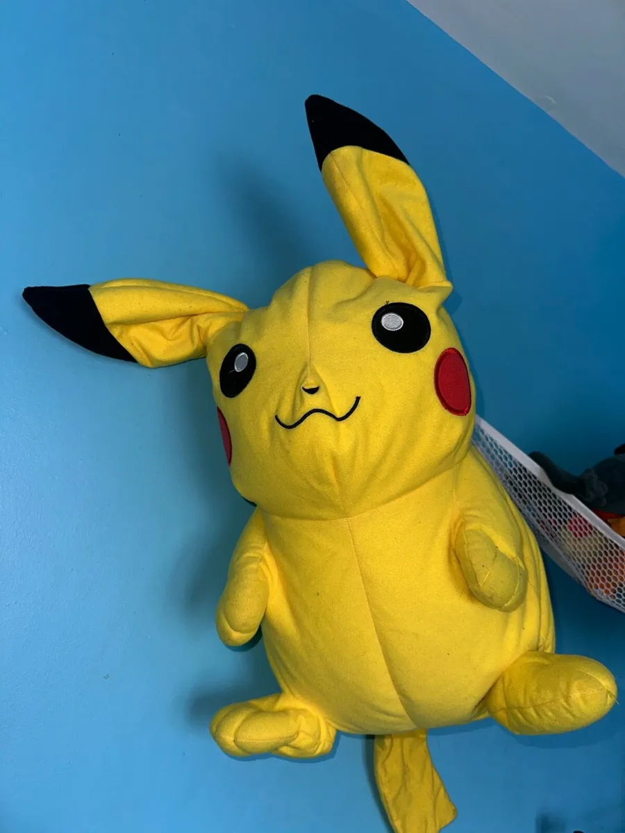 Large Pichachu