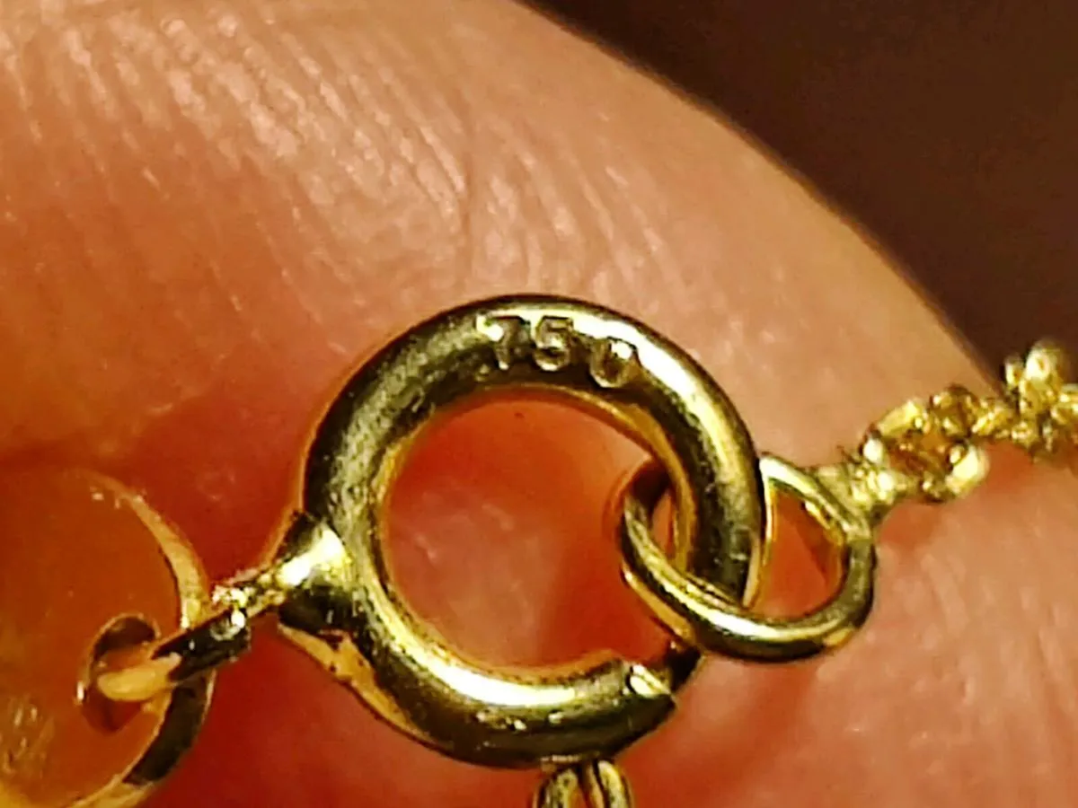CRYSTAL DROP, 18CT Gold 18"Twirly New Necklace ! - Image 3