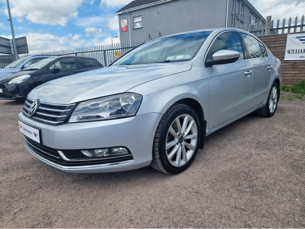 Volkswagen Passat HIGHLINE 1.6 TDI MANUAL 6SPEED F - Image 4