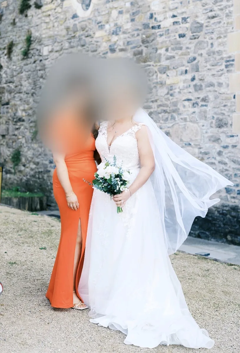 Wedding dress - Image 1