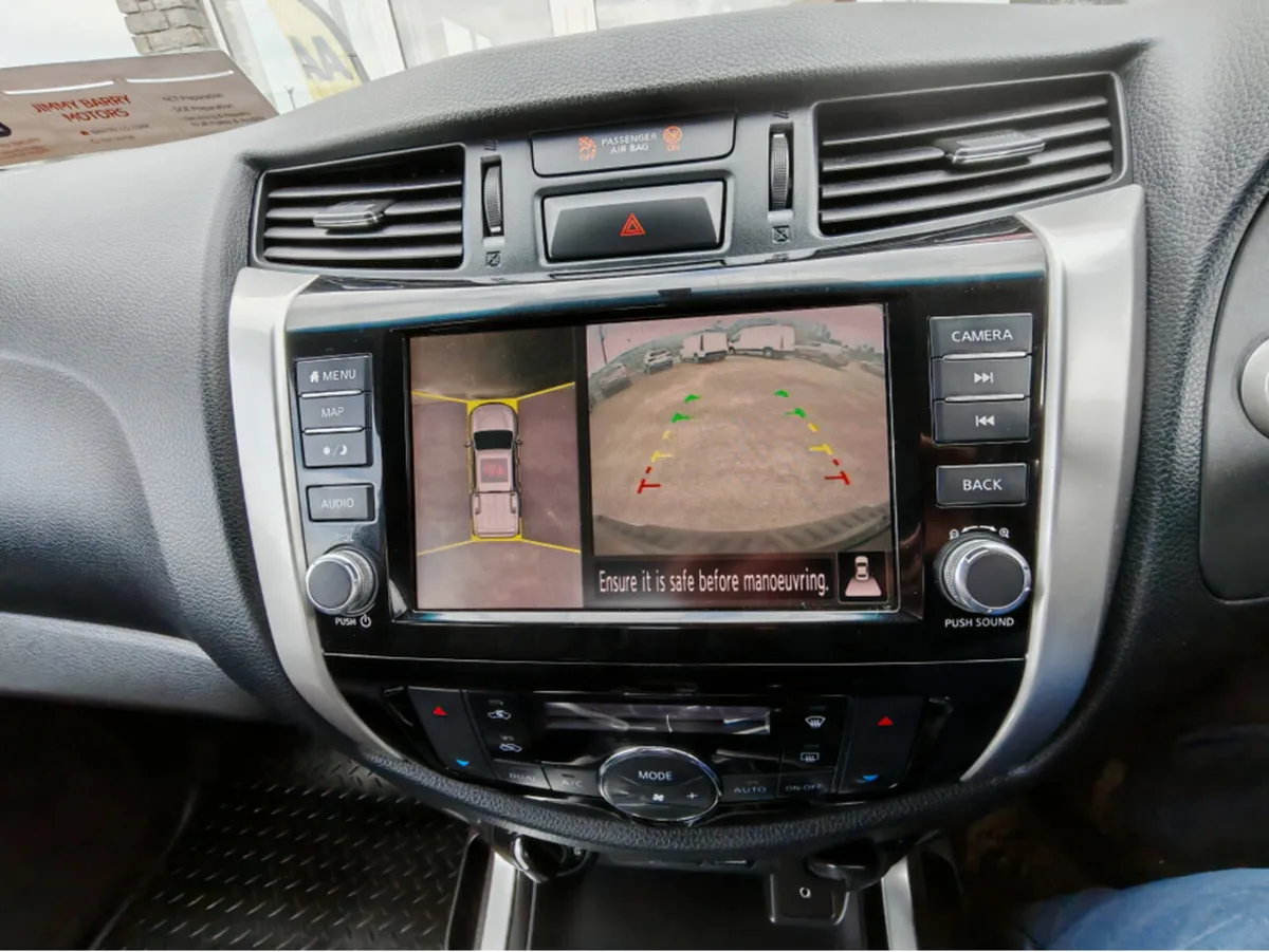 NISSAN NAVARA TEKNA DCI AUTO - Image 3