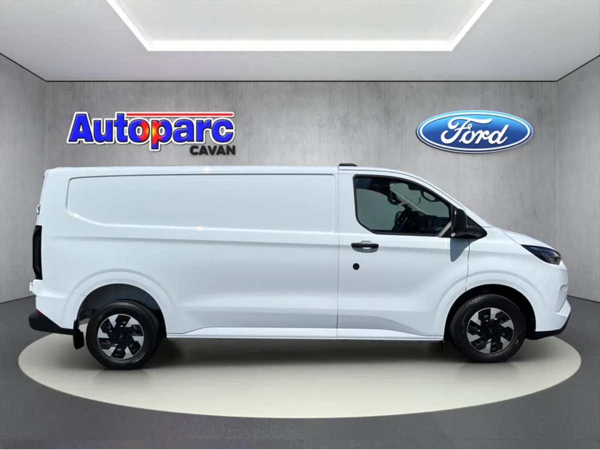 Ford Transit Custom 320L TREND 2.5 - Image 2