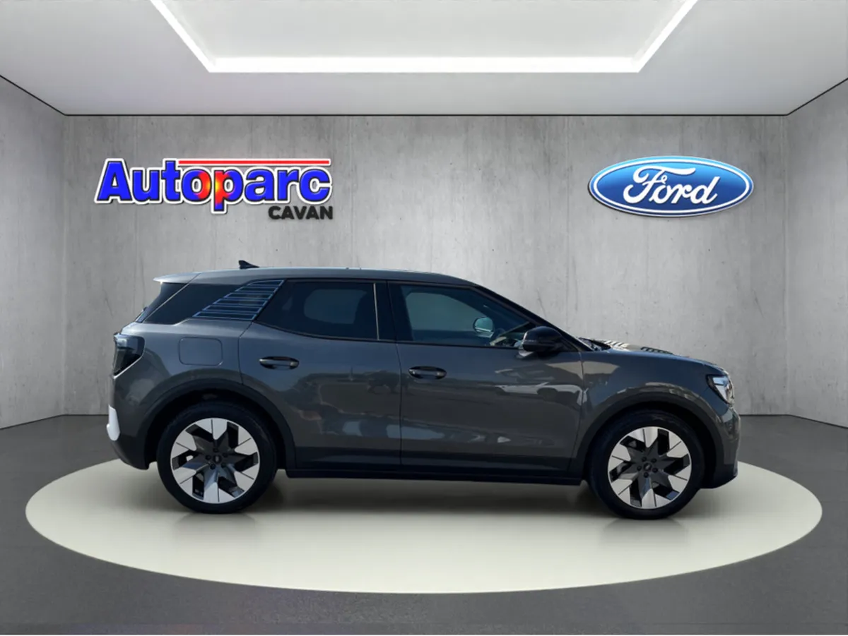 Ford Explorer PREMIUM 77KWH EXTENDED RANGE - Image 2