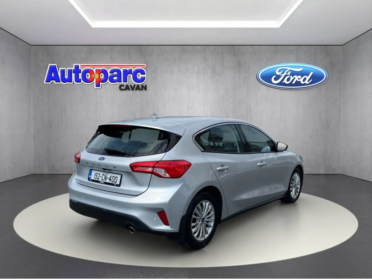 Ford Focus TITANIUM 1.0 ECOBOOST 12 125 4DR - Image 3
