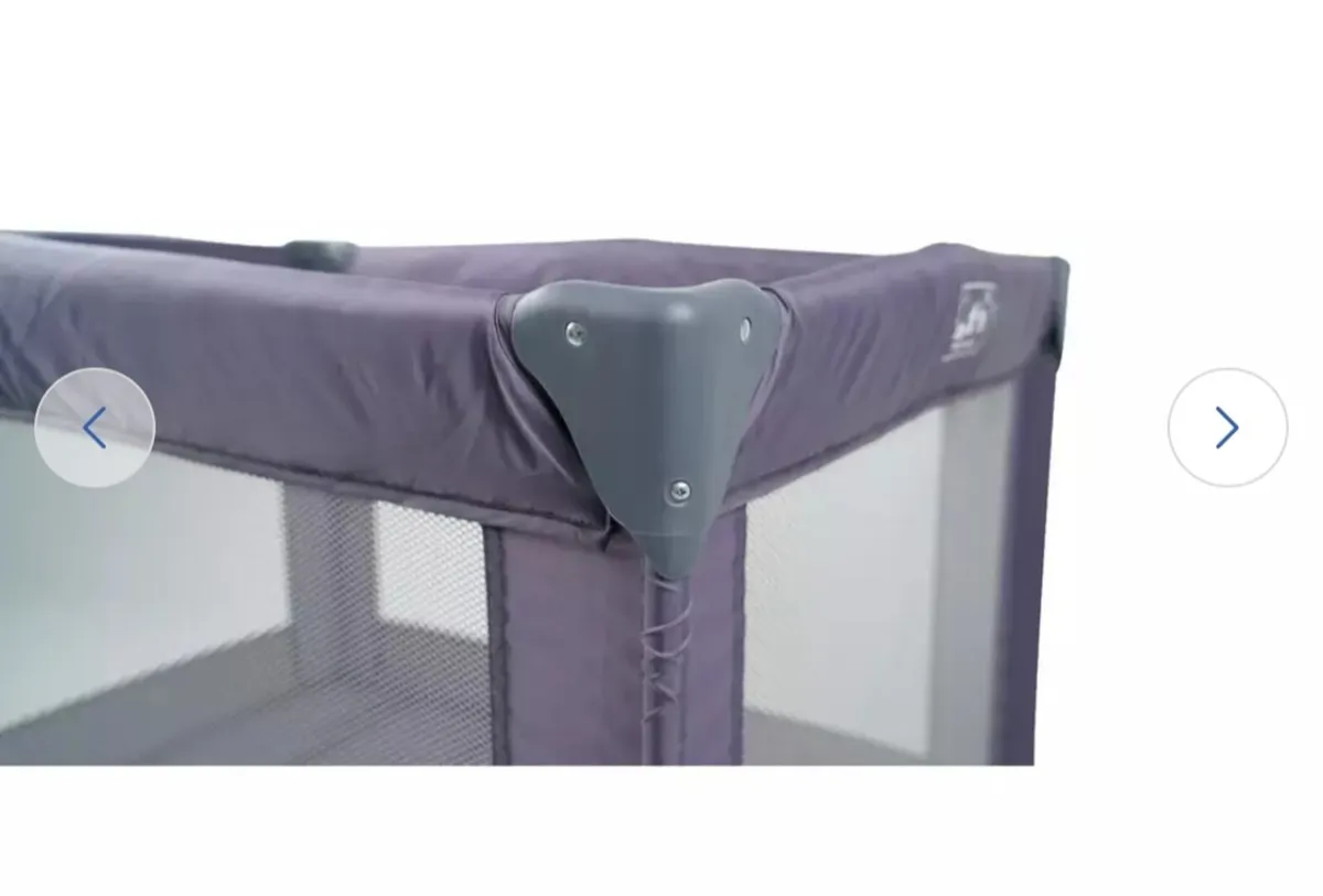 Cuggl travel cot with mattress - Image 3