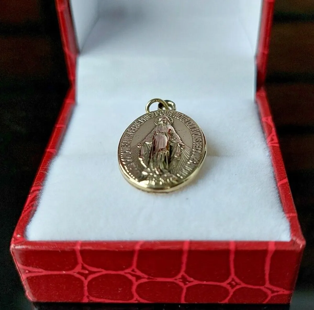 10KT Yellow Gold Vermeil Religious Pendant Medallion - Image 4