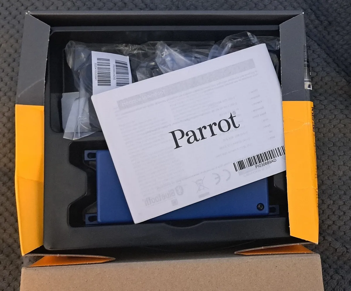 Parrott bluetooth handsfree kit NEW - Image 2