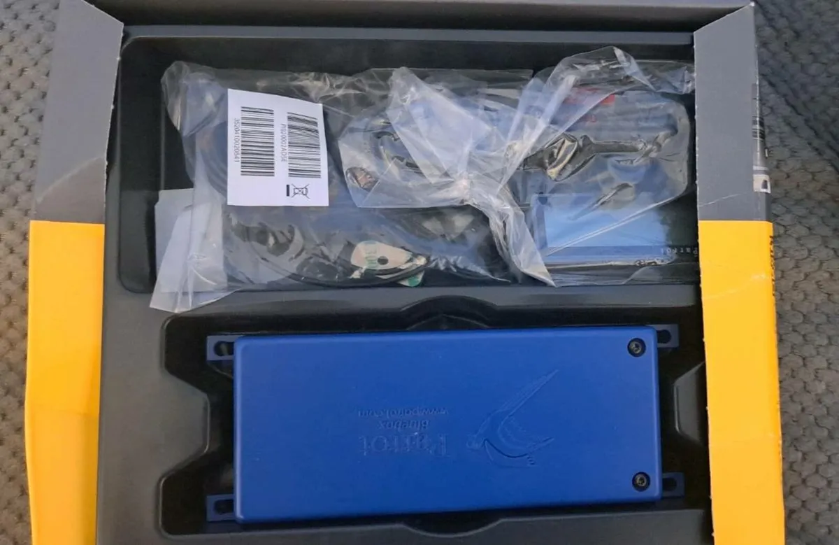 Parrott bluetooth handsfree kit NEW - Image 3