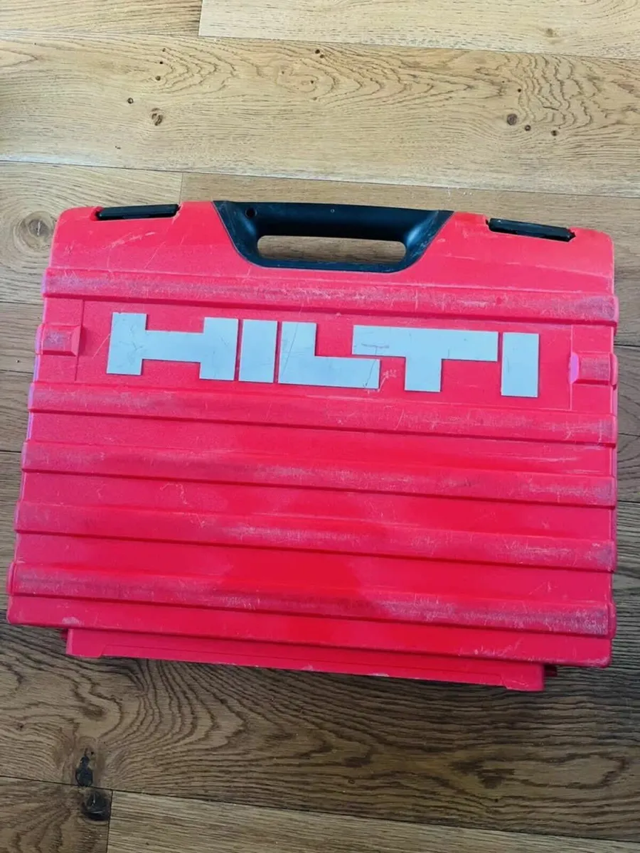 Hilton DX351 nail gun powder tool with case - Image 2