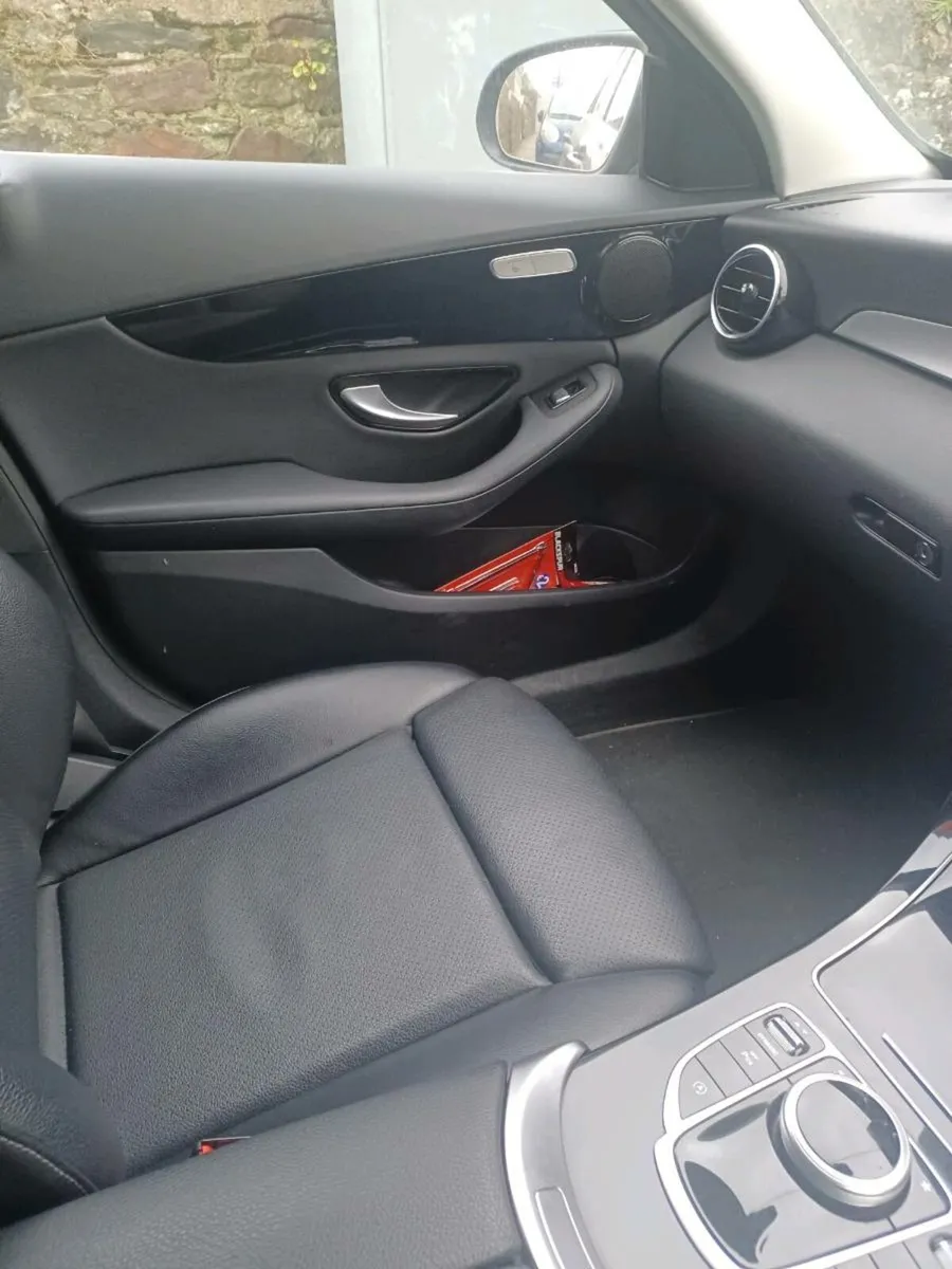 Mercedes C Class 220d - Image 2