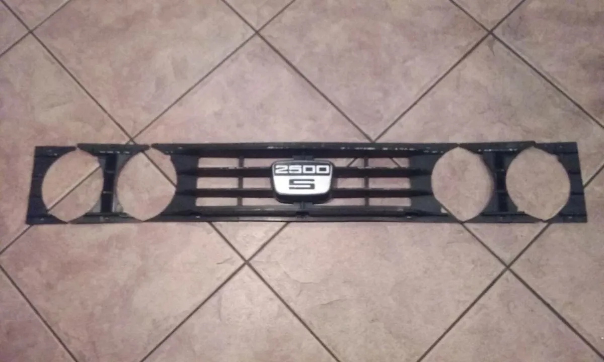 Triumph 2500s Grill - Image 2