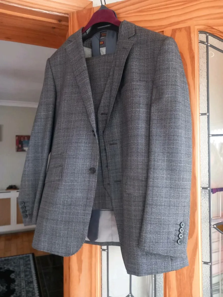 Suits - Image 2