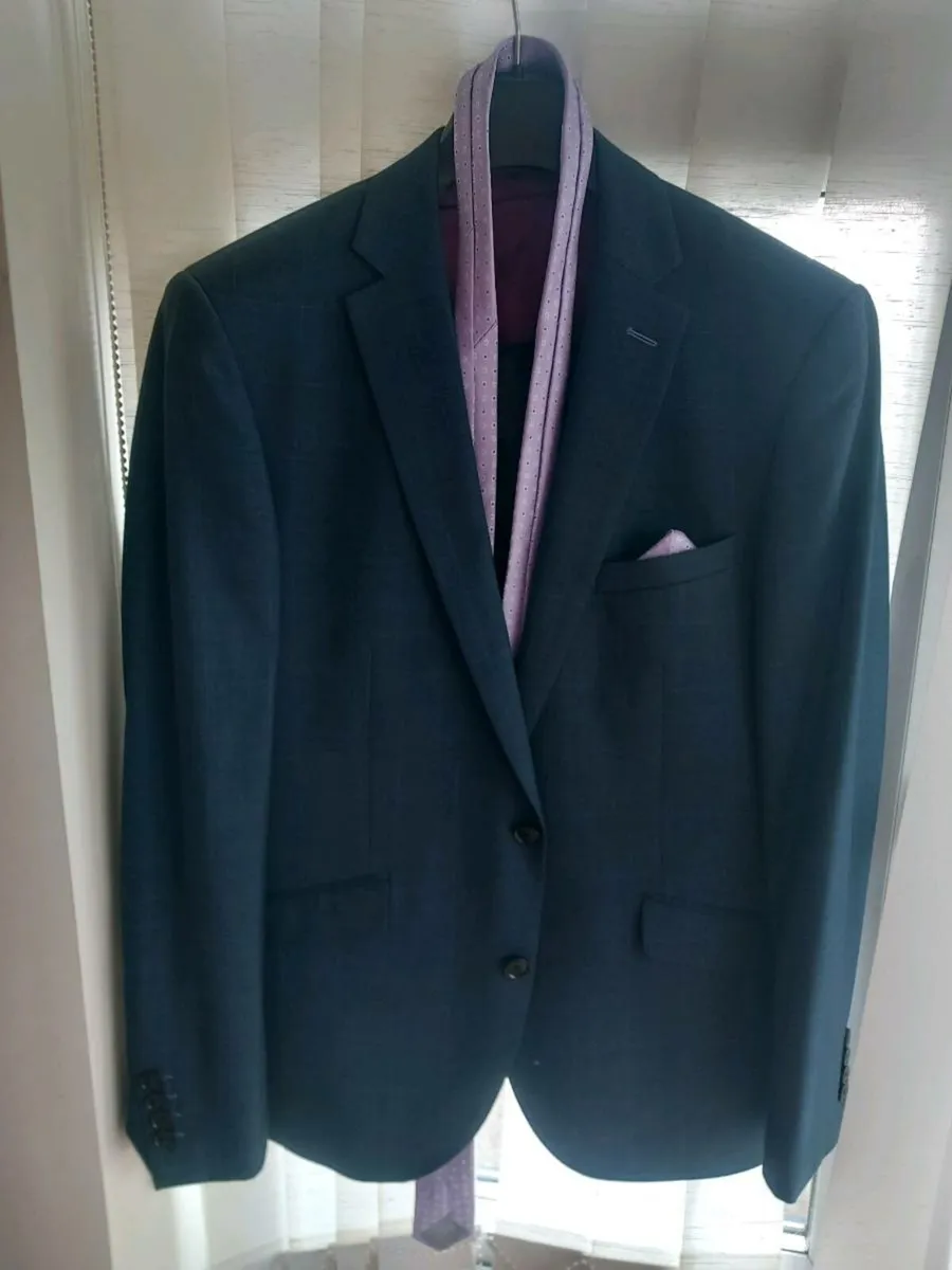 Suits - Image 3
