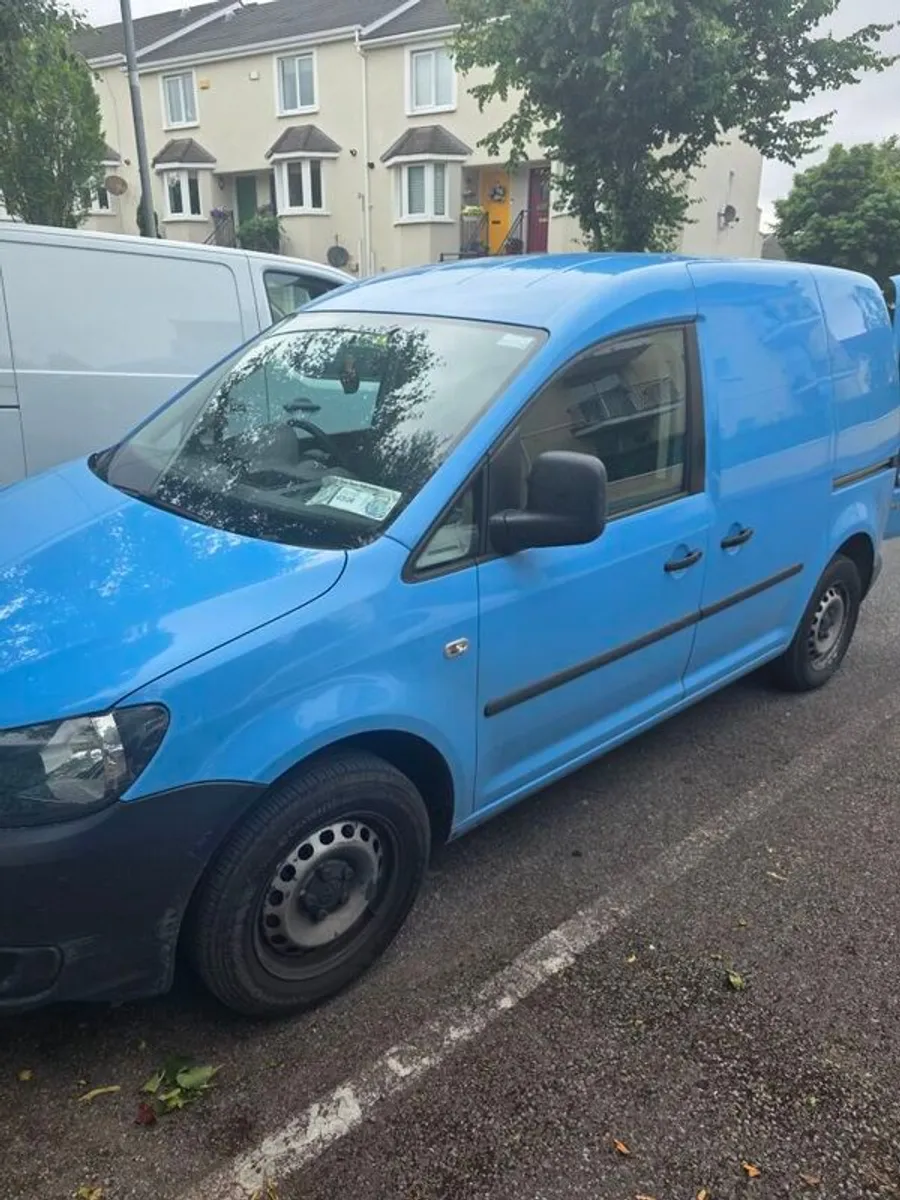 2015 Volkswagen Caddy - Image 3