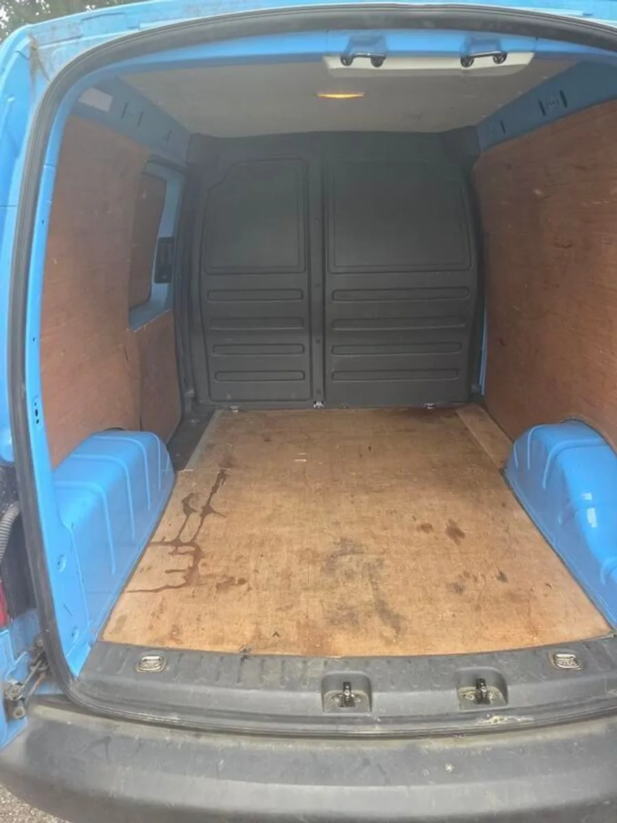 2015 Volkswagen Caddy - Image 4