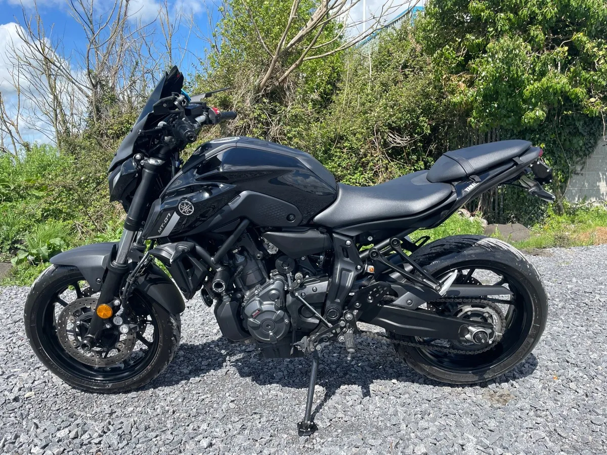 YAMAHA MT 07 2023 - Image 3