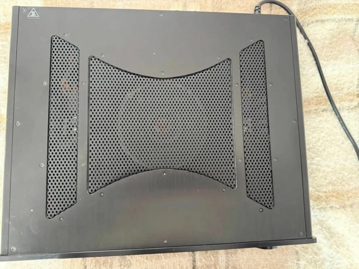Cambridge Audio Azur 851A amp - Image 2