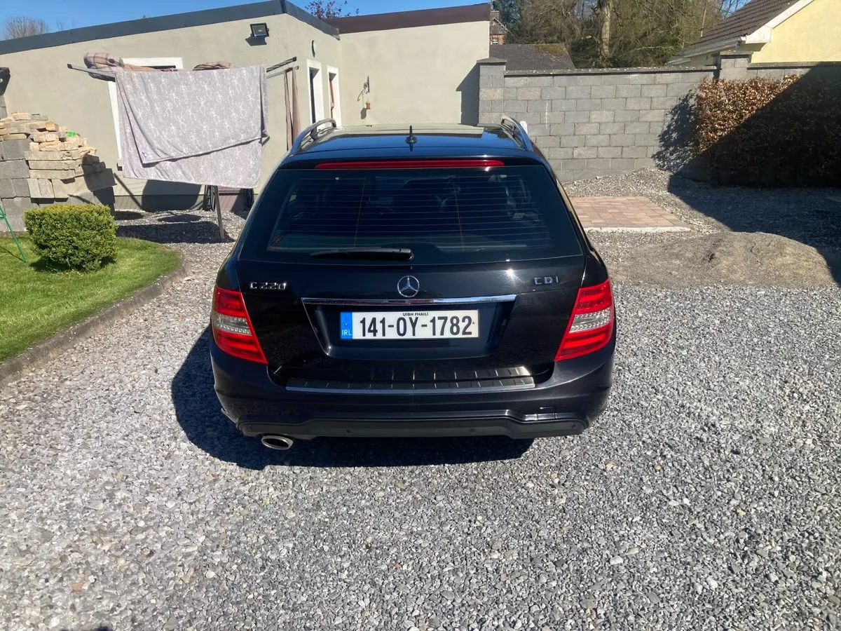 Mercedes-Benz C-Class 2014 - Image 2
