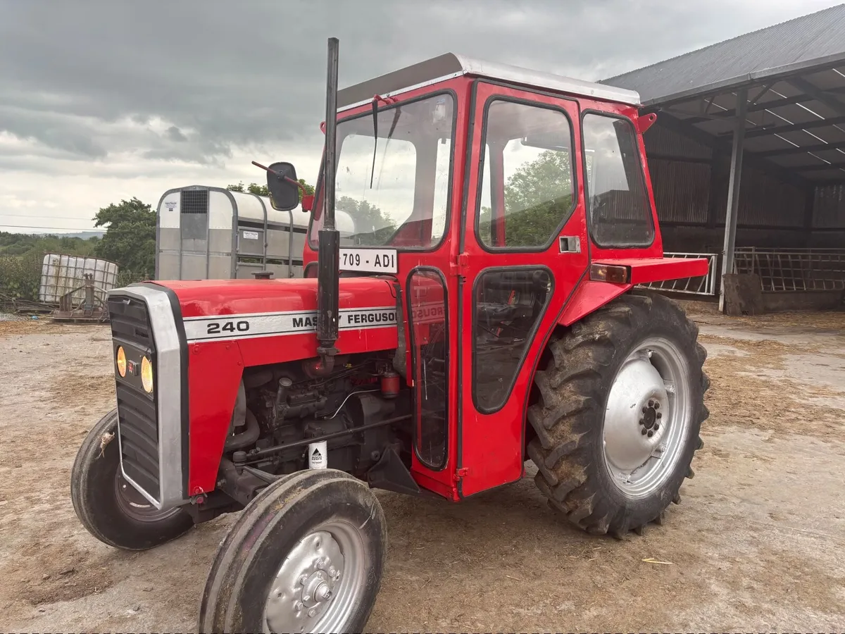 Massey Ferguson - Image 1