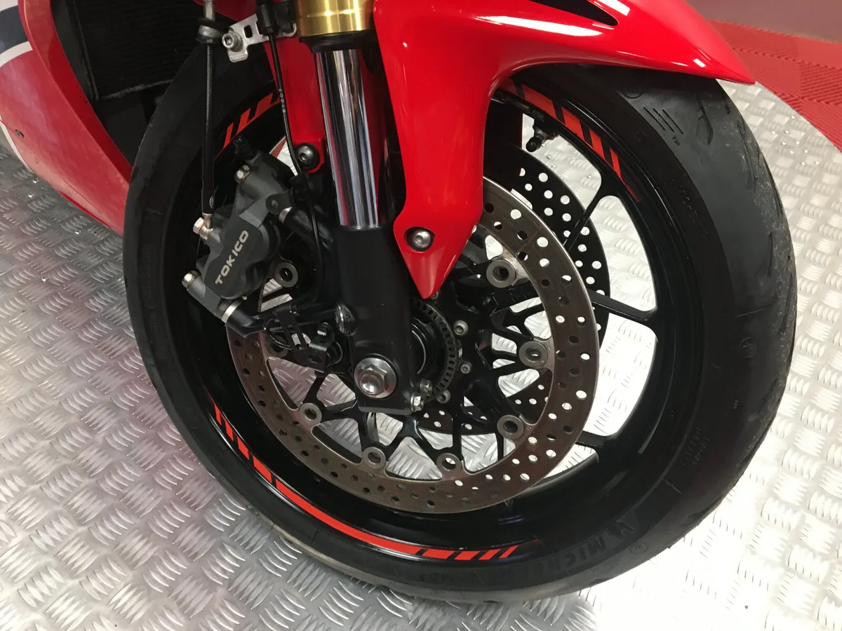 2017 Honda CBR1000RR FIREBLADE *FINANCE AVAILABLE* - Image 3
