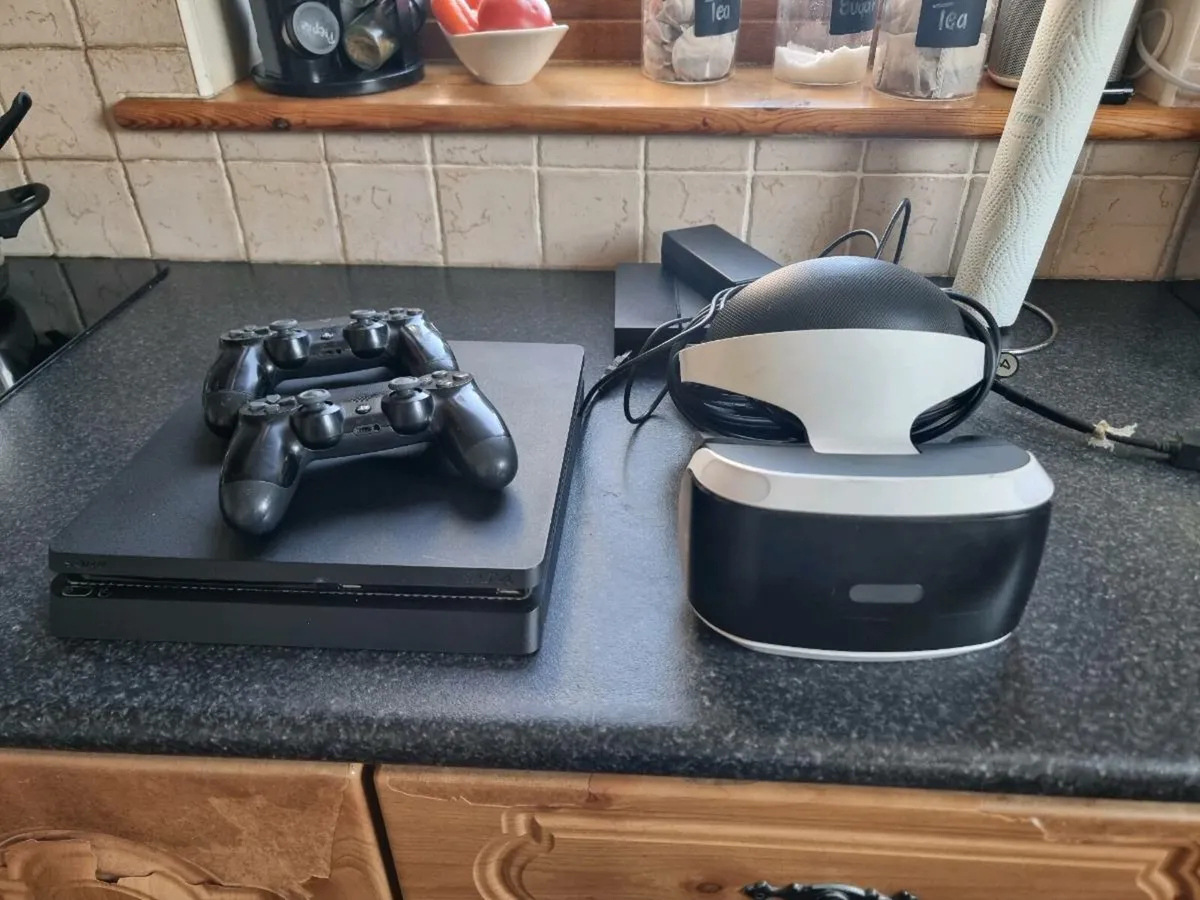Ps4 slim - Image 1