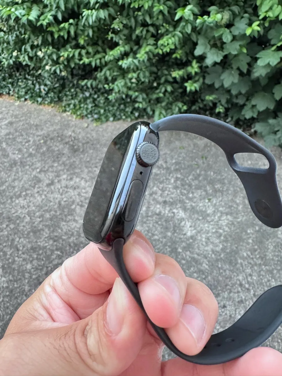 Apple Watch Series 10 (42mm) - Image 3