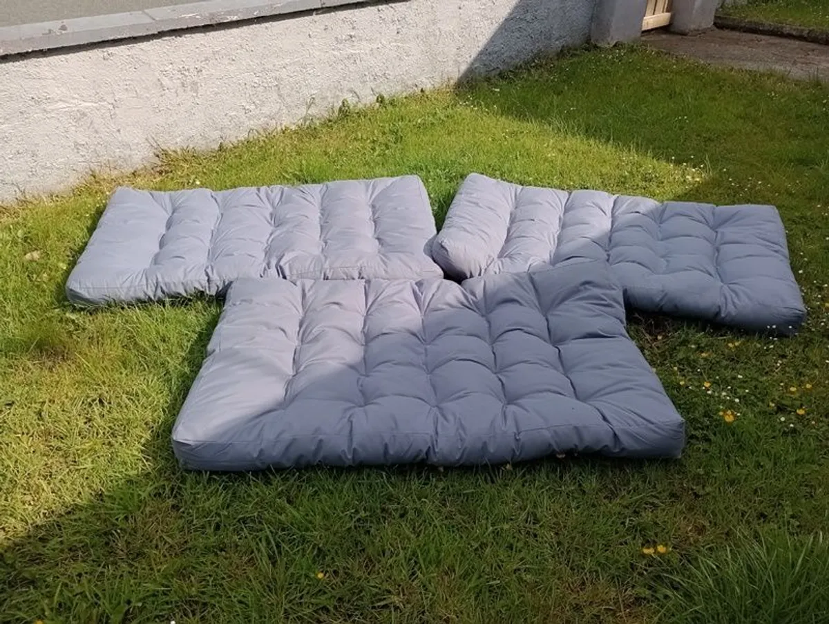 Outdoor cushions - Image 2