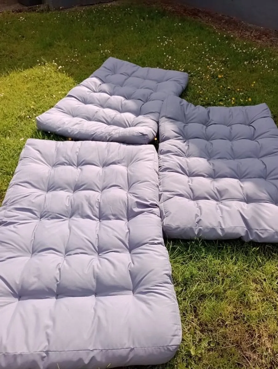 Outdoor cushions - Image 3