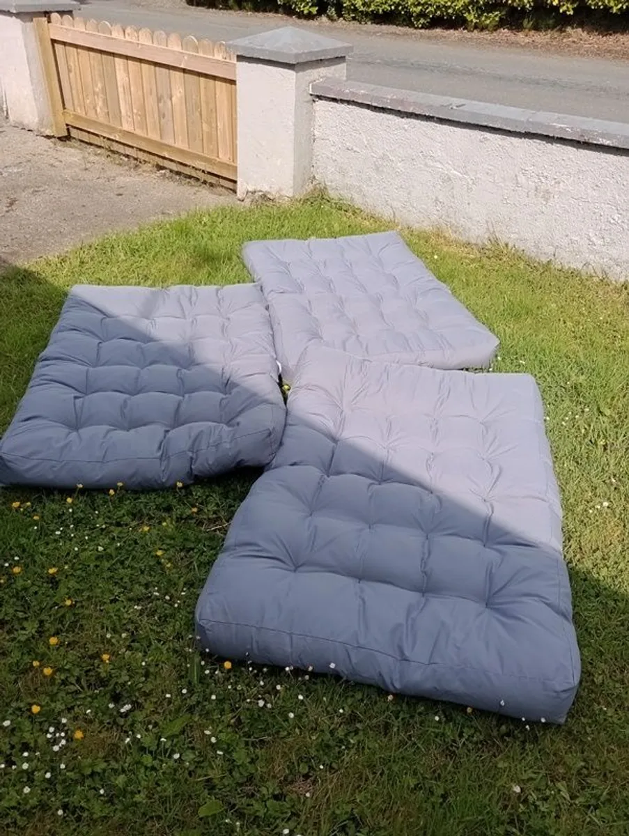 Outdoor cushions - Image 4