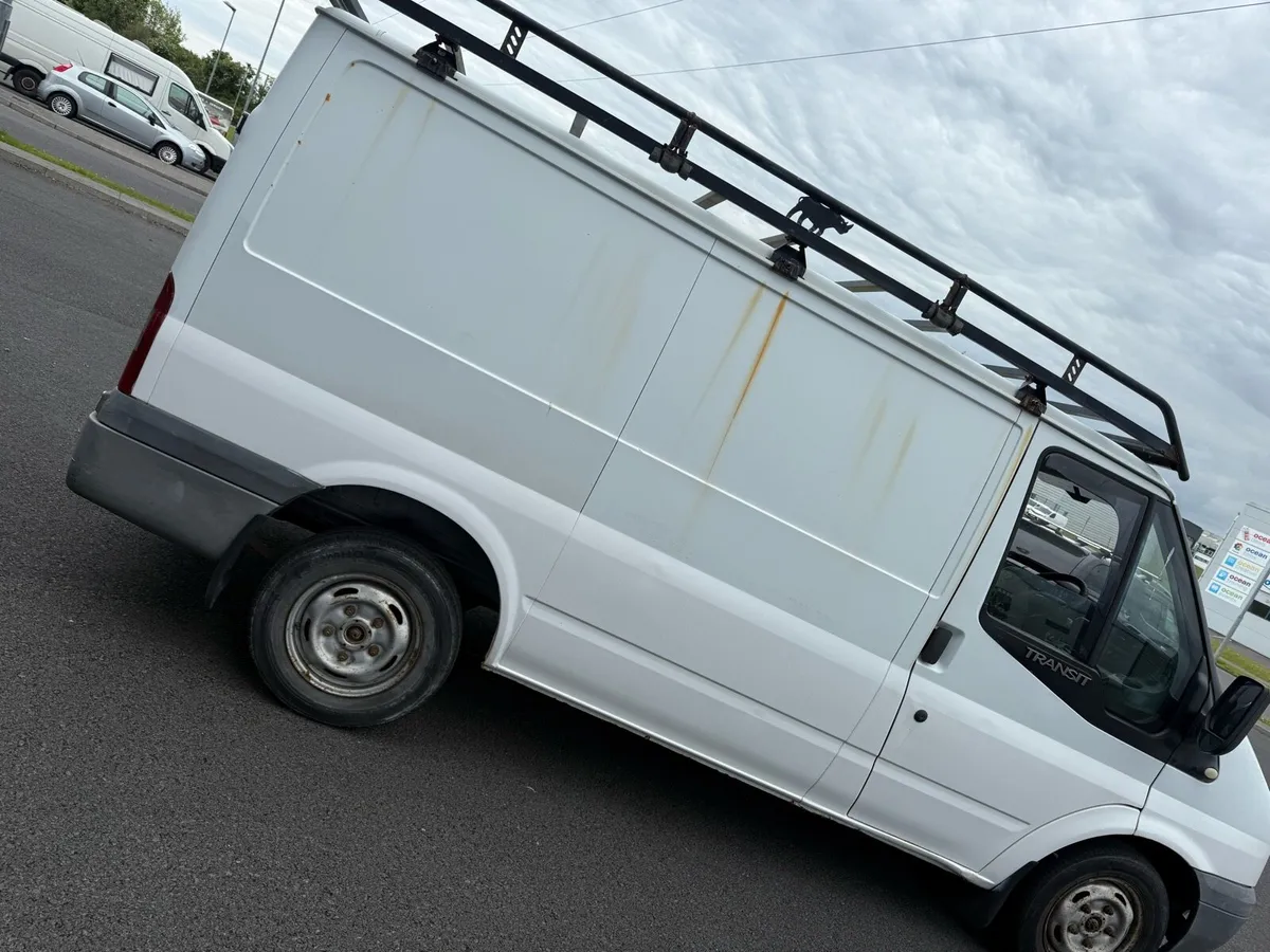 Ford Transit - Image 4