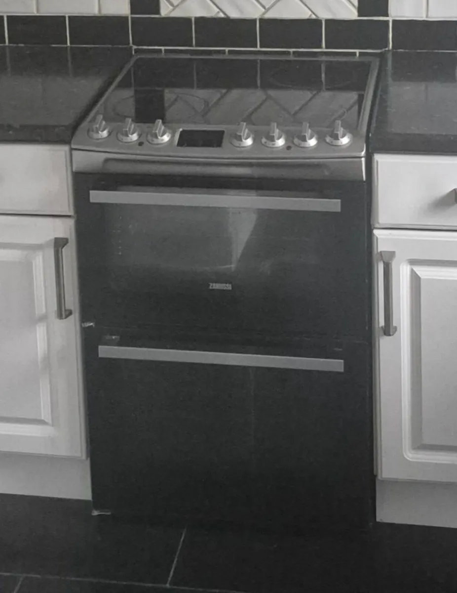 Kitchen and apliances - Image 1