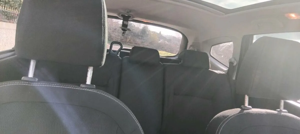 Nissan Qashqai +2 - Image 4