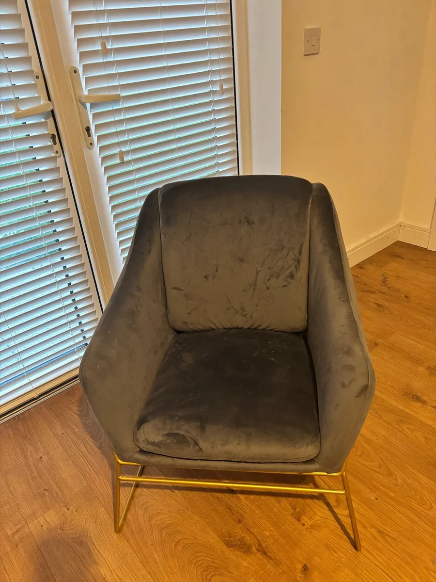 Grey accent chair - Image 1